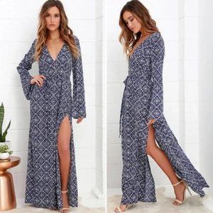 NWT Lulus Medium Blue/White Mandala Daydream Print Long Sleeve Maxi Dress